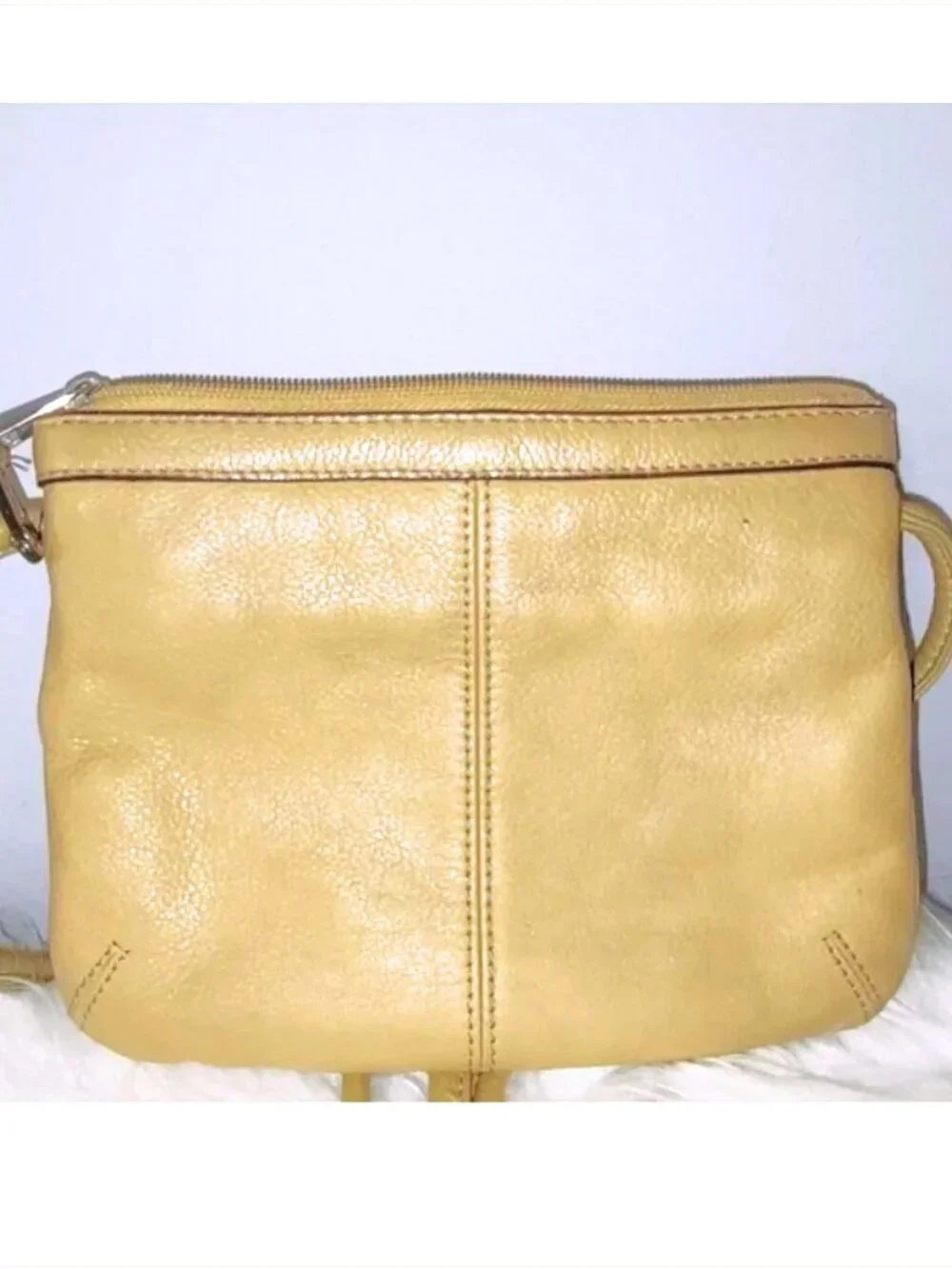Tignanello leather crossbody bag EUC